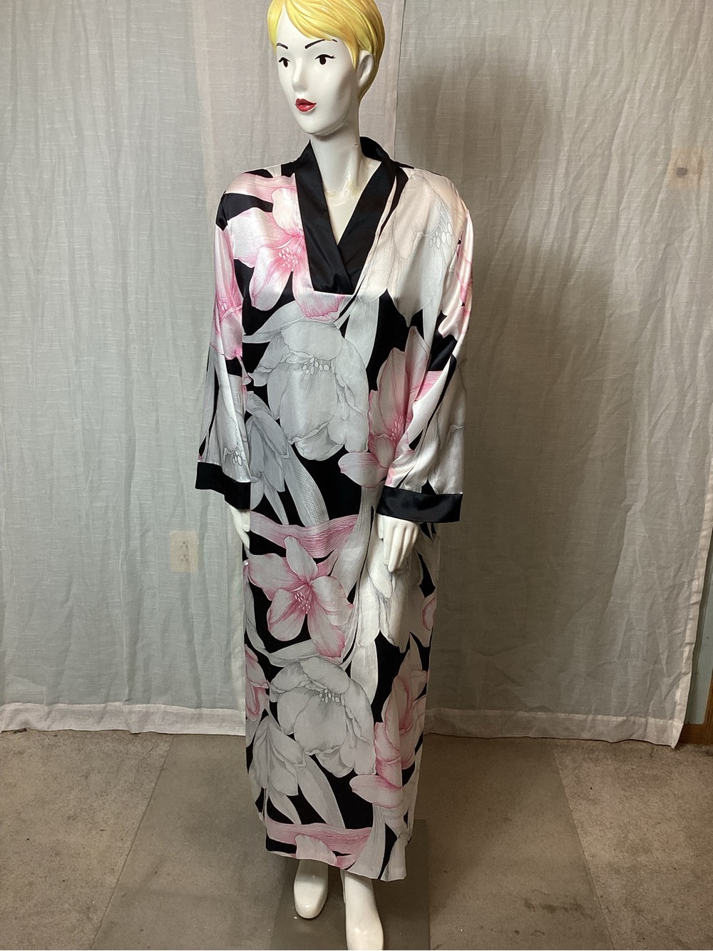 Diamond Tea Gown Lounge Dress/ Caftan; Size: L